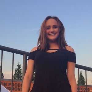 Meet your Posher, Lauren